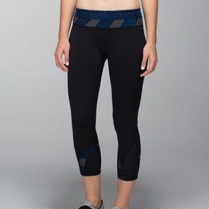 Lululemon Run Inspire Crop II Size 6